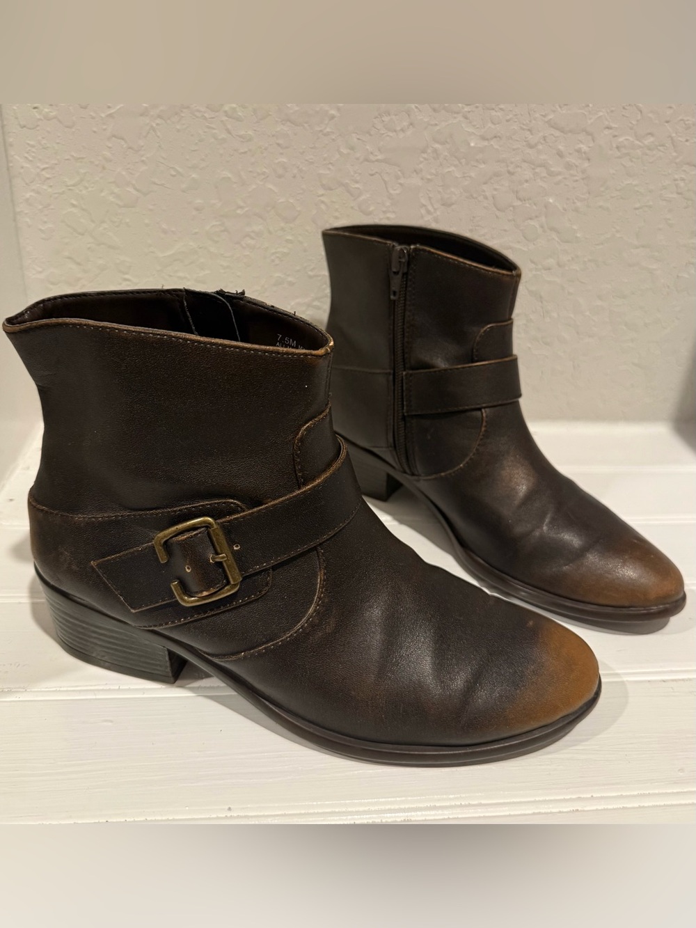 Moto Boots - Brown distressed w/ side buckle